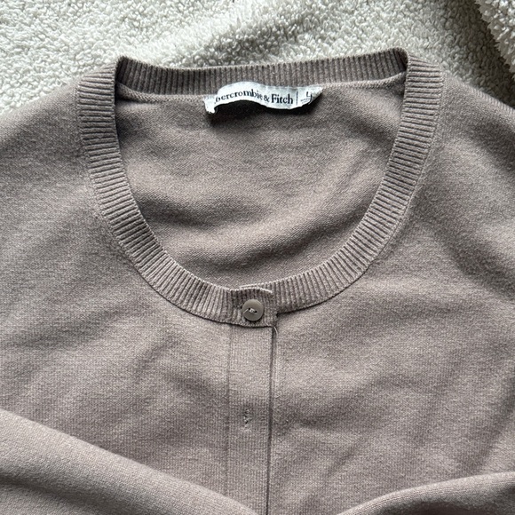 Abercrombie LuxeLoft Shrunken Crew Cardigan - Picture 3 of 3